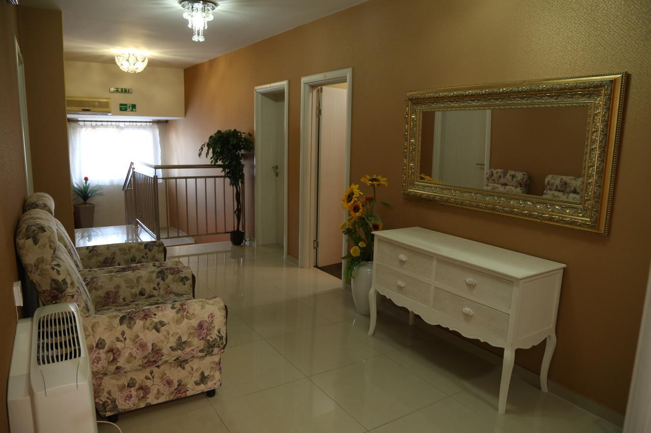 סרמסקה מיטרוביקה B&B Vila Bela Ruza מראה חיצוני תמונה