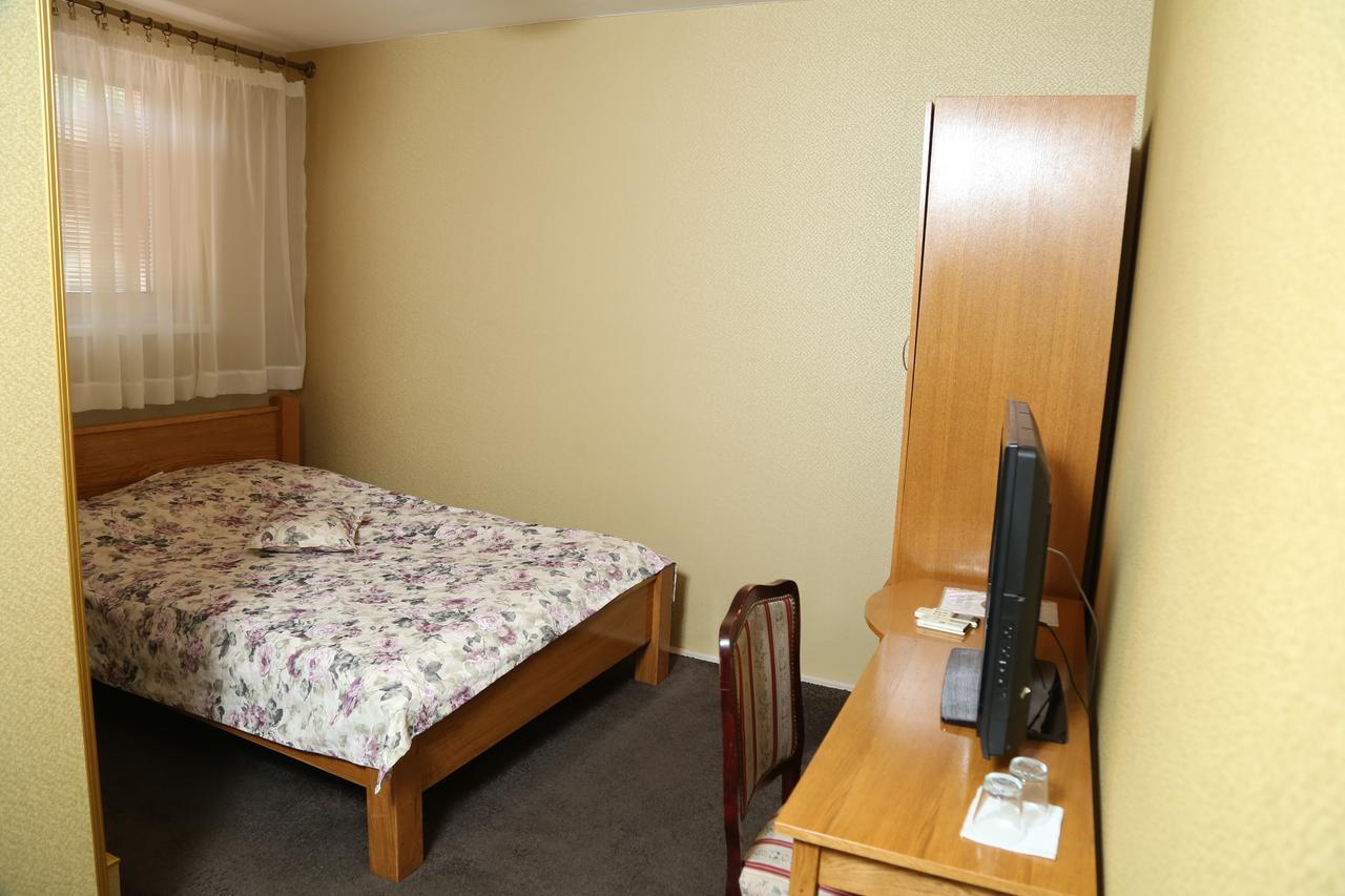סרמסקה מיטרוביקה B&B Vila Bela Ruza מראה חיצוני תמונה