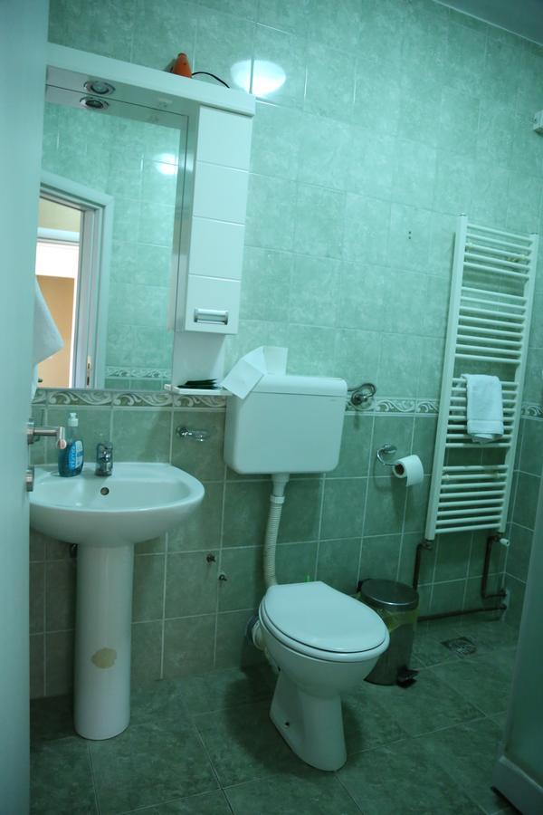 סרמסקה מיטרוביקה B&B Vila Bela Ruza מראה חיצוני תמונה