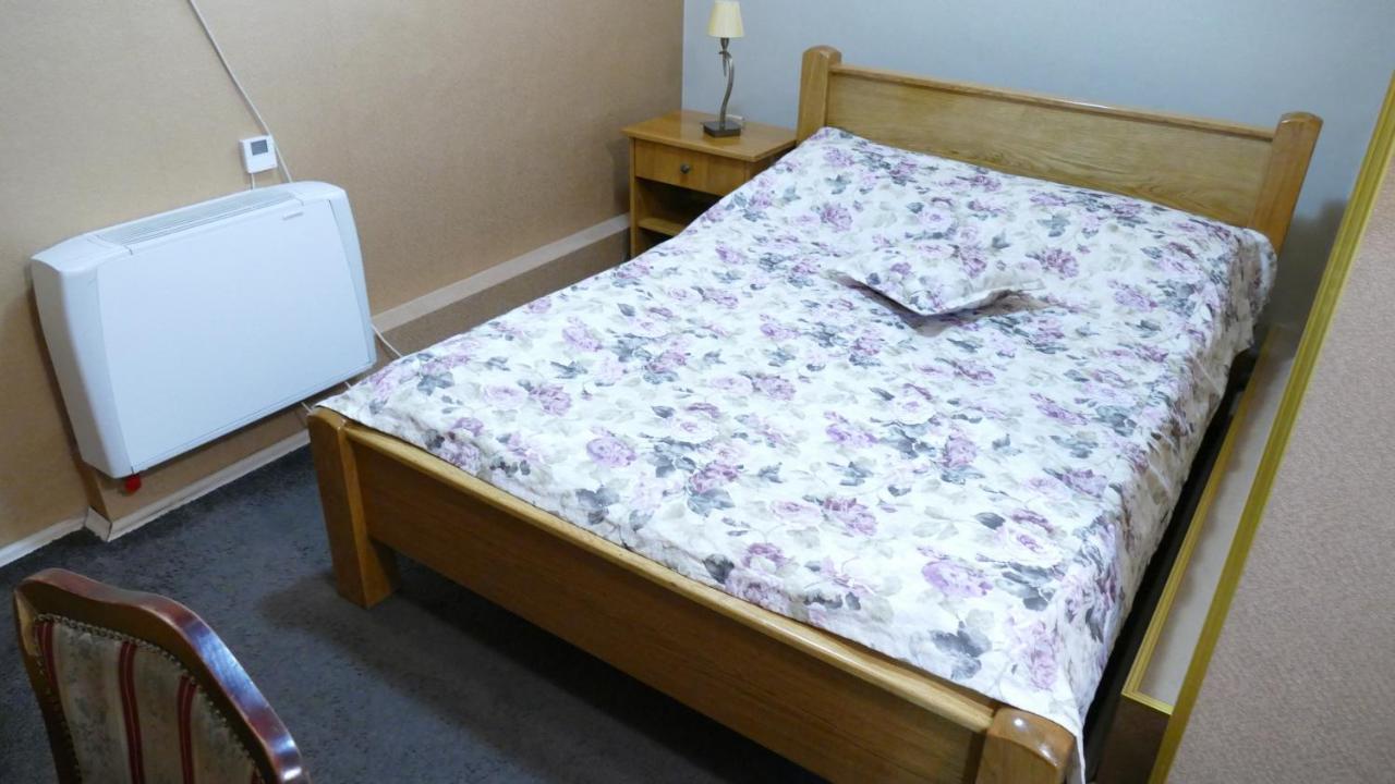 סרמסקה מיטרוביקה B&B Vila Bela Ruza מראה חיצוני תמונה